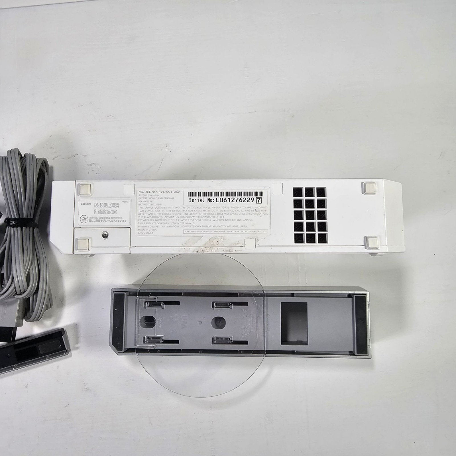 Nintendo Wii Console Bundle Remote Nunchuk Cables Stand & Manual w/ Game Party