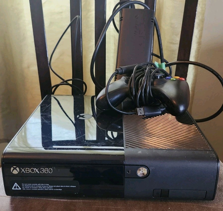 Microsoft XBox 360 E System BLACK Video Game Console (Tested & working)
