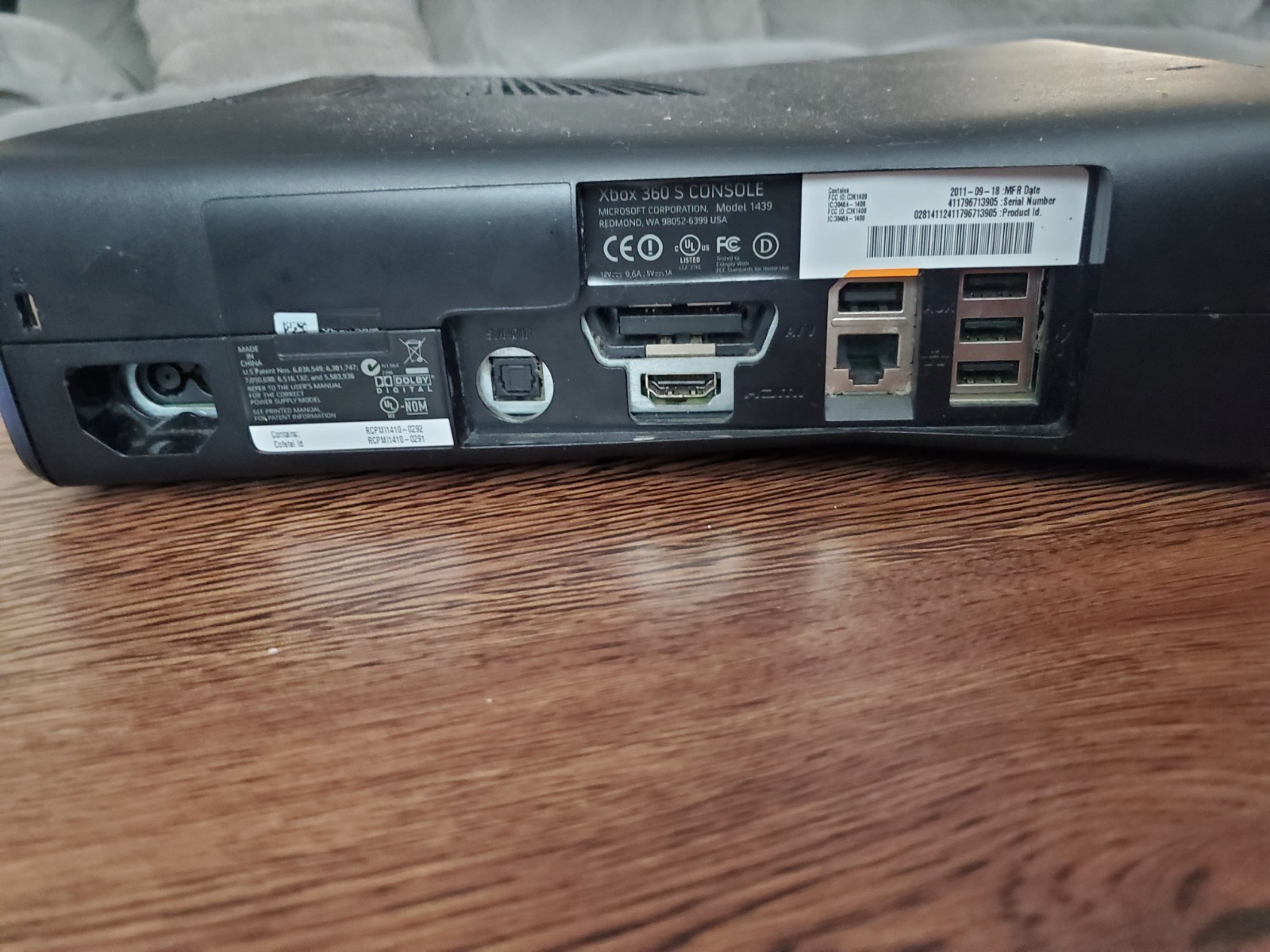 Microsoft Black Xbox 360 w 250 GB *For Parts