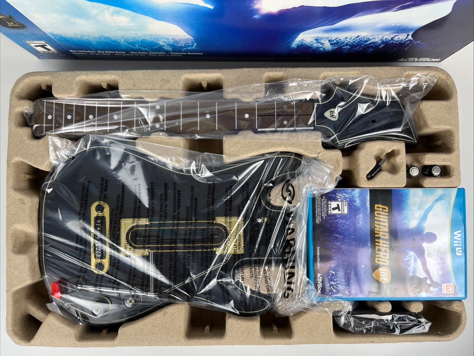 Nintendo Wii U Console Bundle NEW Guitar Hero Live + Mario Kart 8 w/ Manual