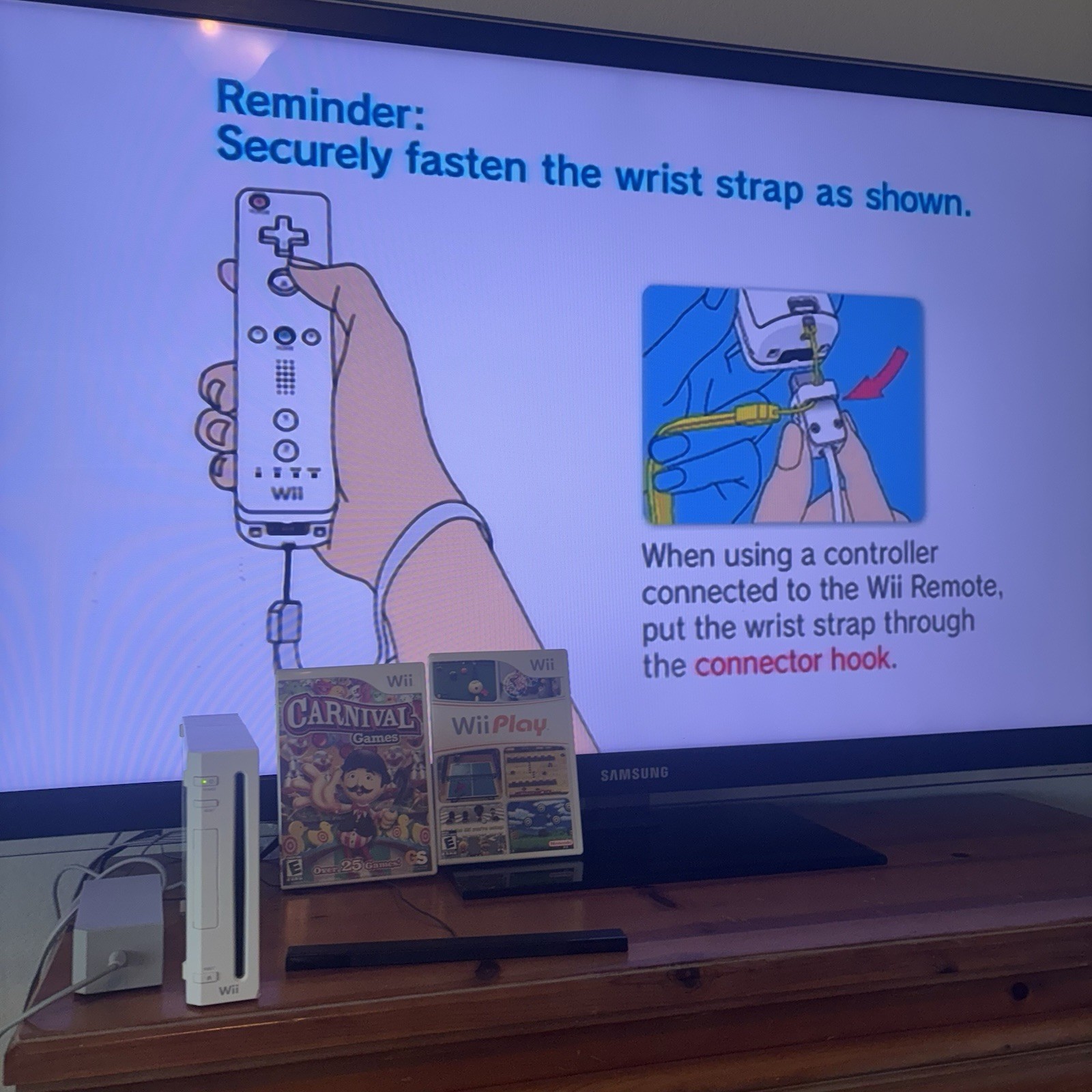 Nintendo Wii Console White System Bundle 1 Remote Nunchuck WiiSports WiiPlay