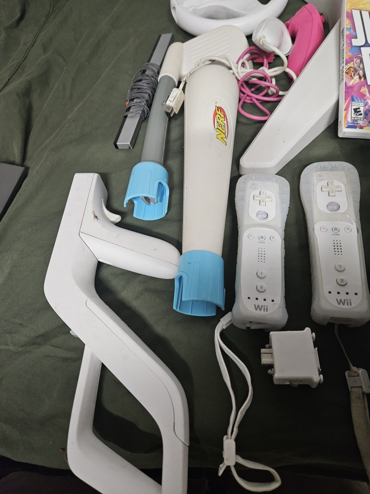 Nintendo Wii Console Bundle 5 Games -Guitar -Drums Zapper Wheel Fit + Board- CIB