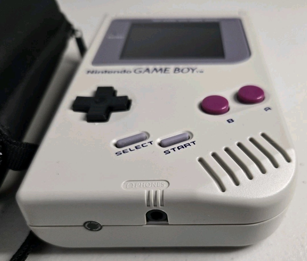 Nintendo Game Boy New Shell (DMG-01) IPS LCD Backlit W/ Color & Retro Options