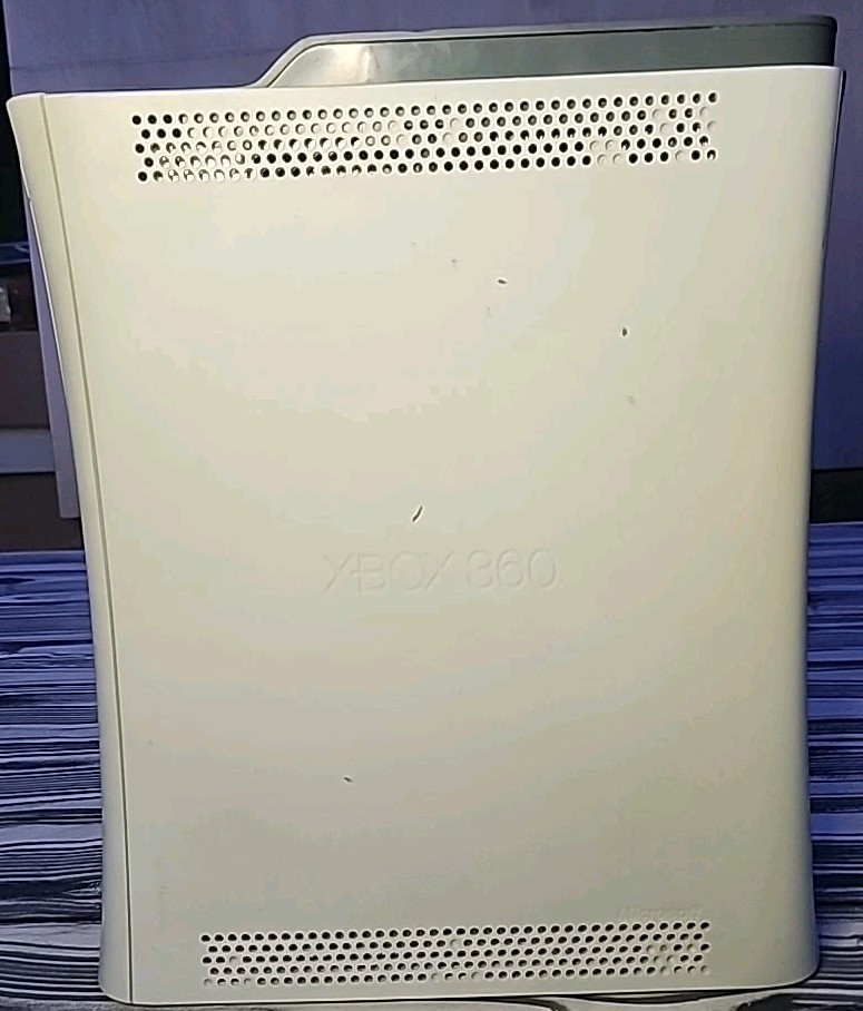 Xbox 360 Arcade 60GB White Console