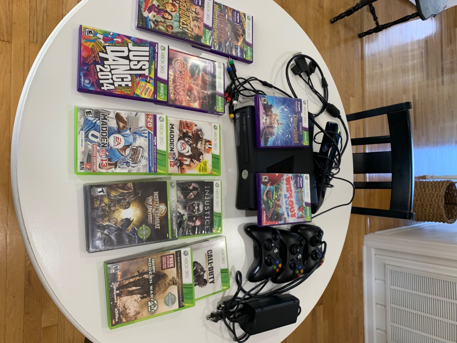 Microsoft Xbox 360 250GB Home Console – Black w/Kinect +3 controllers+ 12 Games