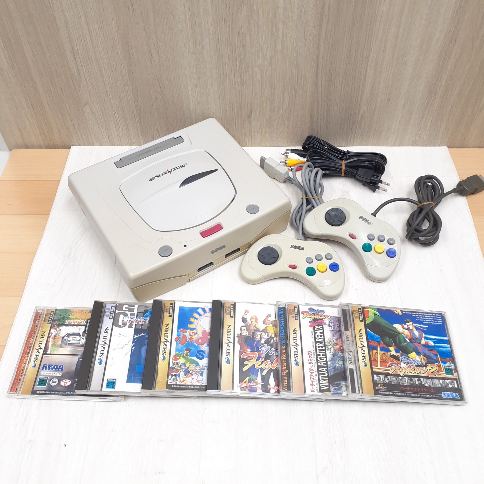 SEGA SATURN CONSOLE JAPAN WHITE Bundle with 2 Controllers & 6 Games HST-3220