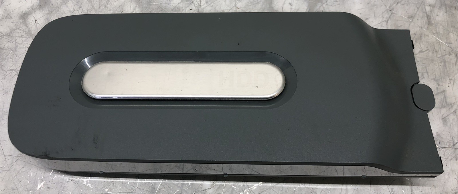 XBOX 360 CONSOLE PWRS ON DISC TRAY DOES NOT OPEN PLASTIC DAMAGED WITH CABLES