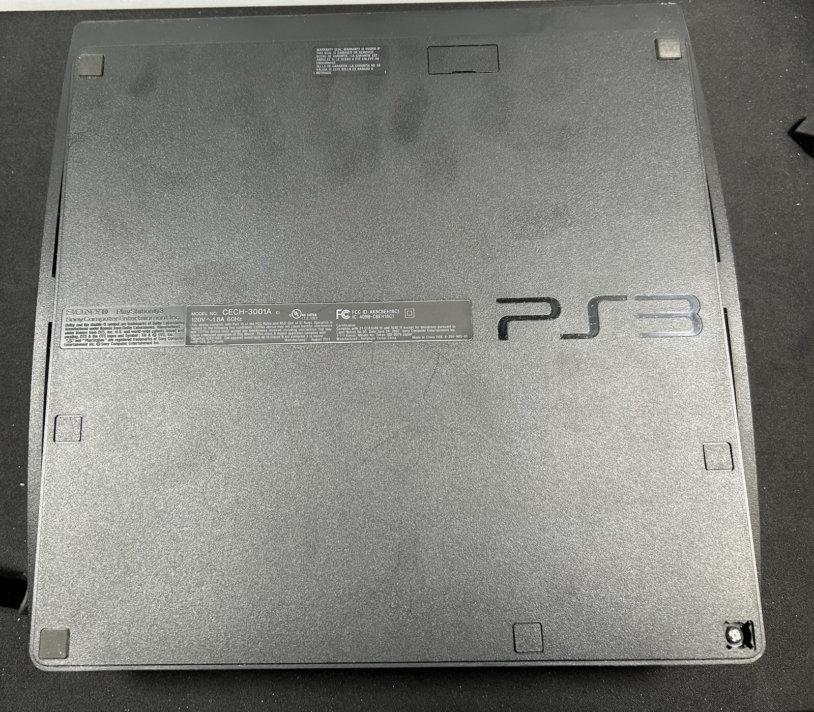 Playstation 3 Slim Console W/ 2 Controllers Cables Memory Stick & 32 Games