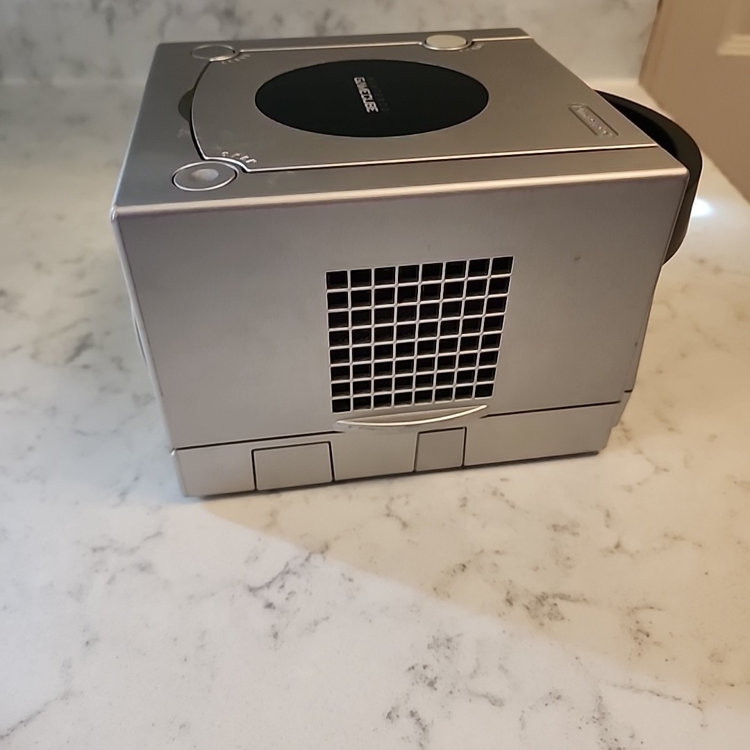 Nintendo Game Cube Console Silver – Platinum Gamecube DOL-101(USA)