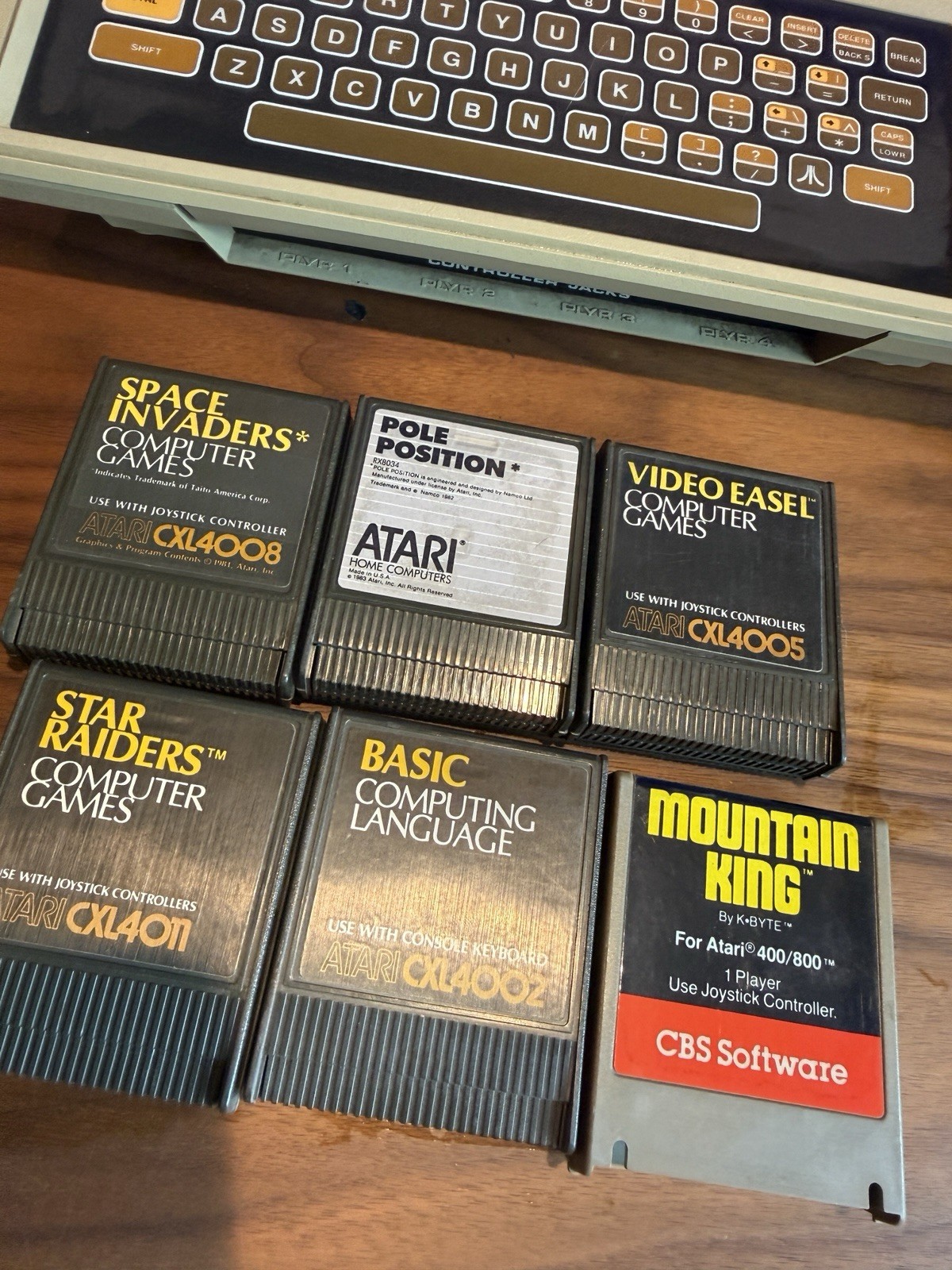 Atari 400 Computer System Console 1 original controllers 6 games powers on