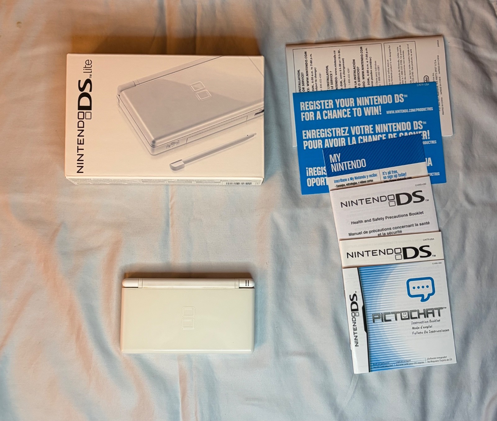 Nintendo DS Lite Polar White With Charger And Box