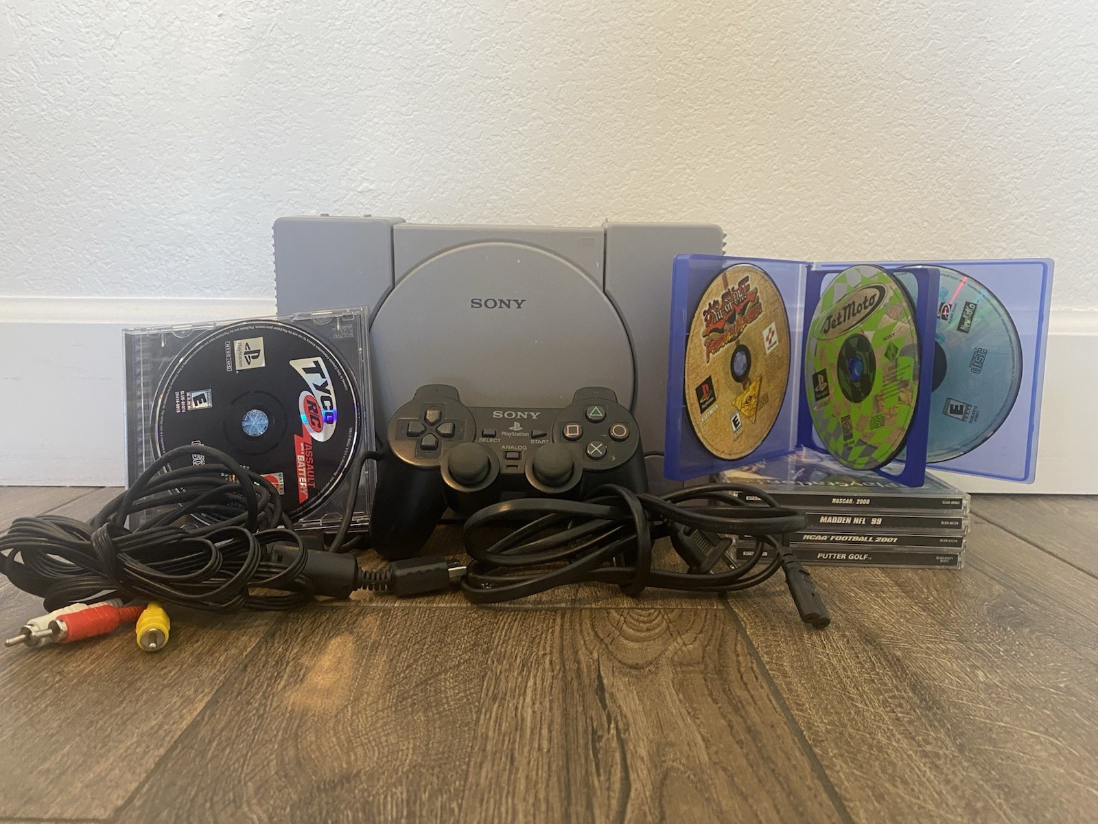 PS1 SCPH 5501 PlayStation 1 console with 1 controller 9 games TESTED READ!