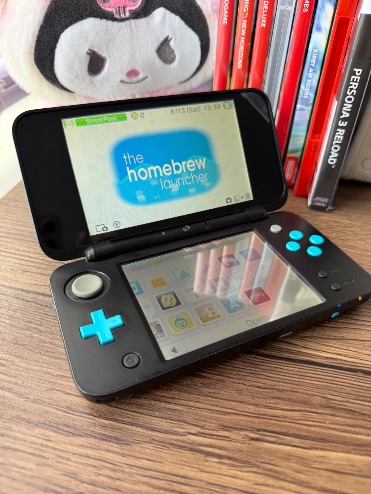 Nintendo 2DS XL Console – Black/Turquoise