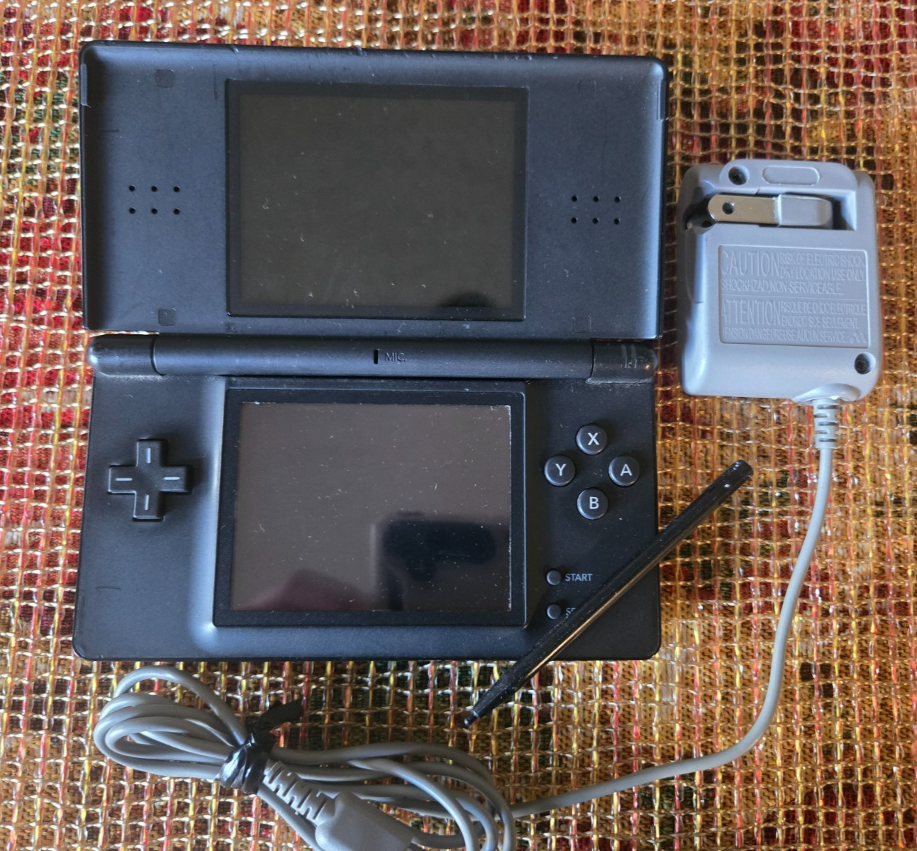 Nintendo DS Lite Console Black With Games, Charger & Stylus TESTED