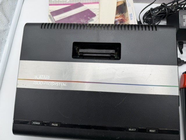 Atari 7800 Video Game Console -2 Controllers w/ box and games – Cleane and teste