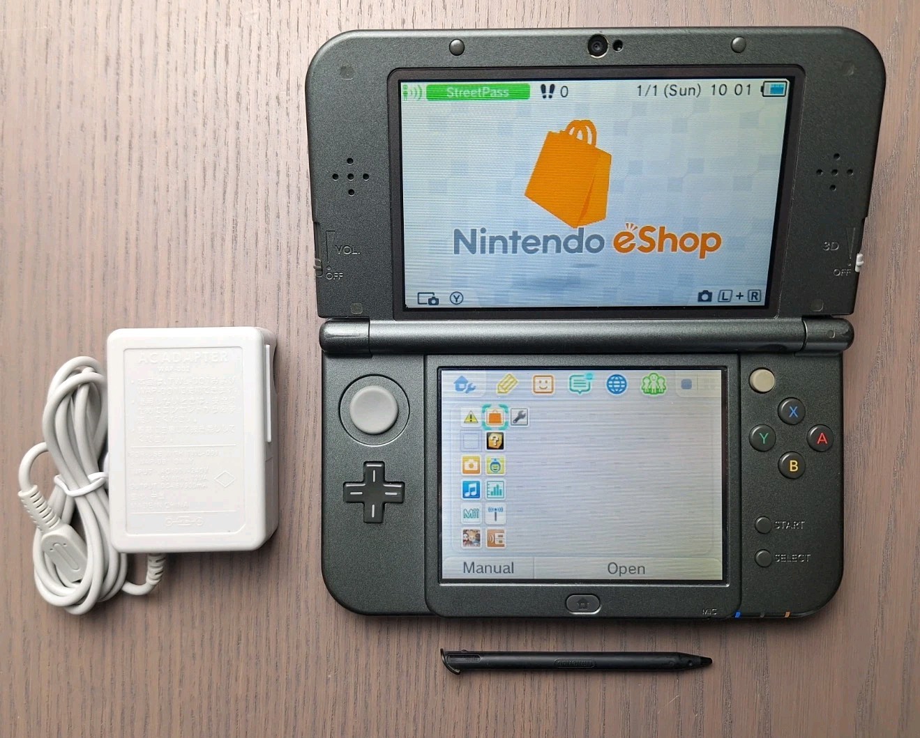 New Nintendo 3DS XL Metallic Black | Charger 32GB SD Card | REGION FREE TOP IPS