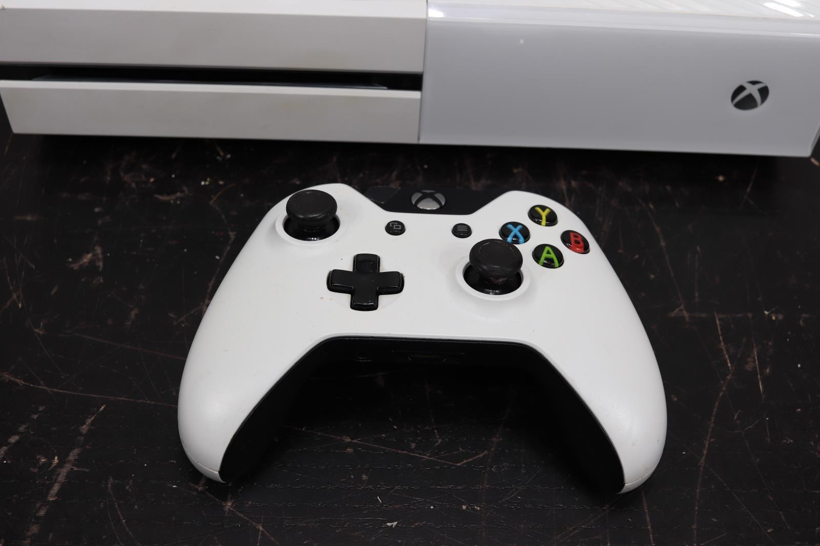 Microsoft Xbox One 1540 Gaming Console White 500GB Power HDMI Cable Controller