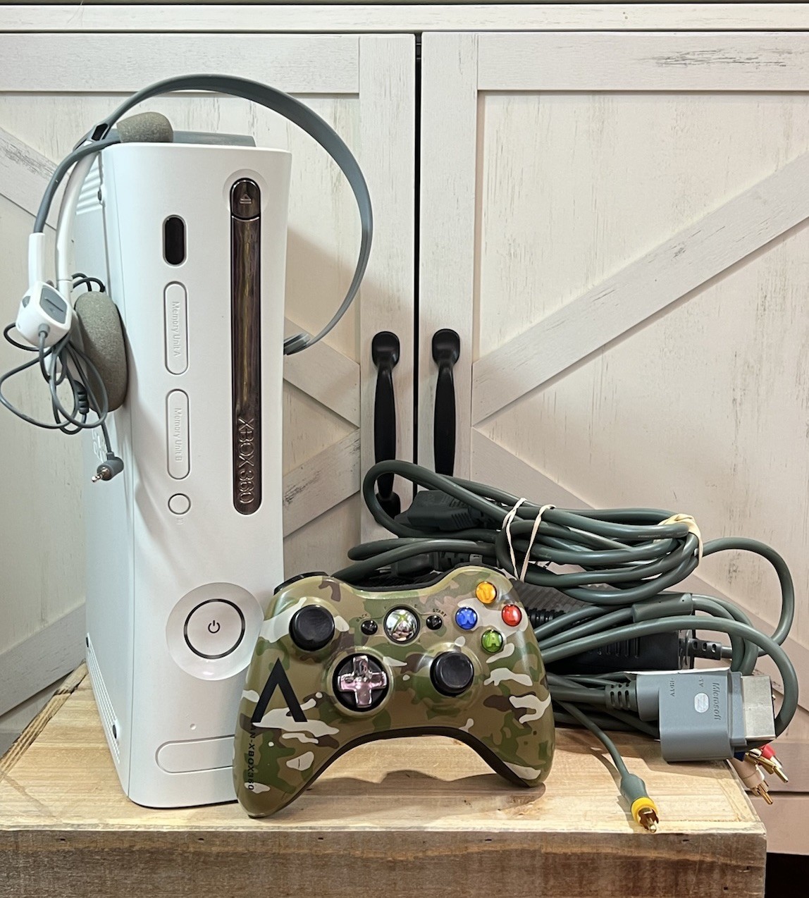 Microsoft Xbox 360 White 60GB Console Bundle Camo Controller ~Headset~ Tested