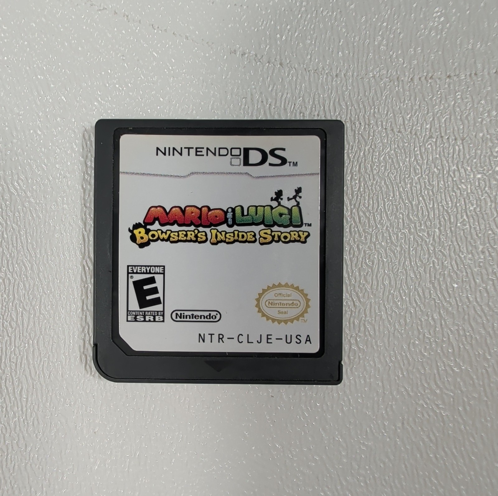 Nintendo DSi White Preloaded Library (8 games) Cartridge Game (1) Charger Stylus
