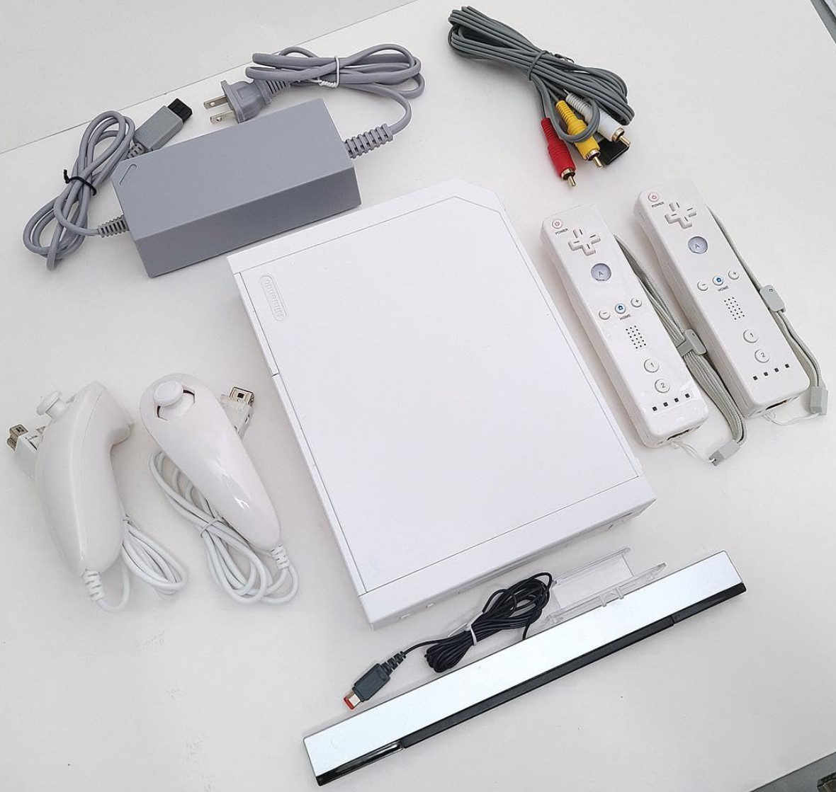 Nintendo Wii Console Bundle GameCube Compatible Pick 1-4 Controllers Tested USA