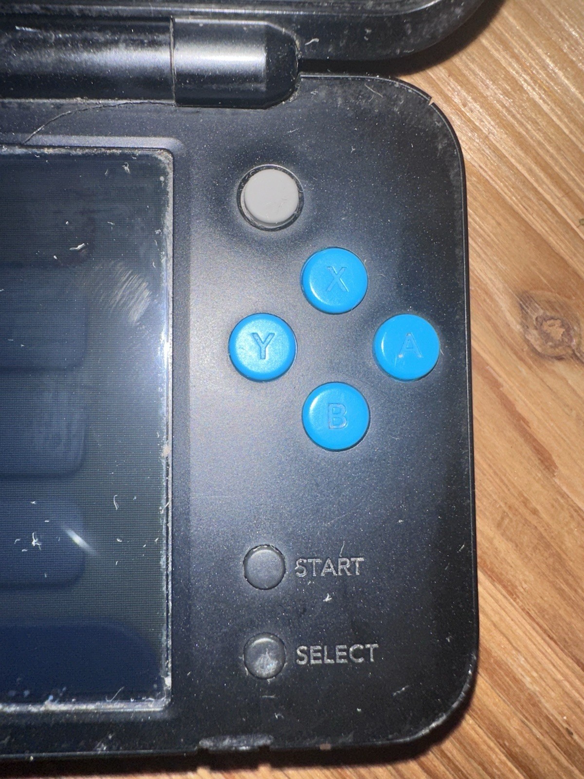 Nintendo 2DS XL Handheld Console – Black/Turquoise For parts or Repair