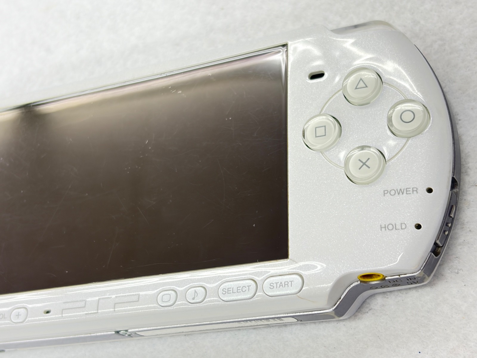 TESTED SONY PSP 3000 SILVER Console + Charger + battery + 3 game Region free 4GB