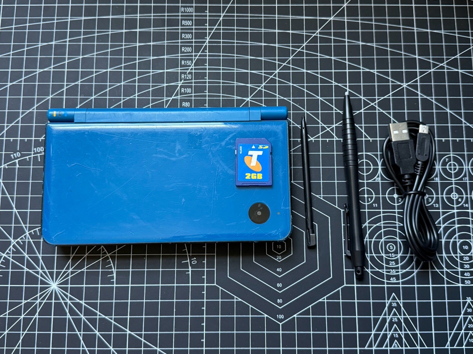 Nintendo DSi XL Blue W/ 2GB SD Card – Run Eng Games 100% Tested *READ DESC