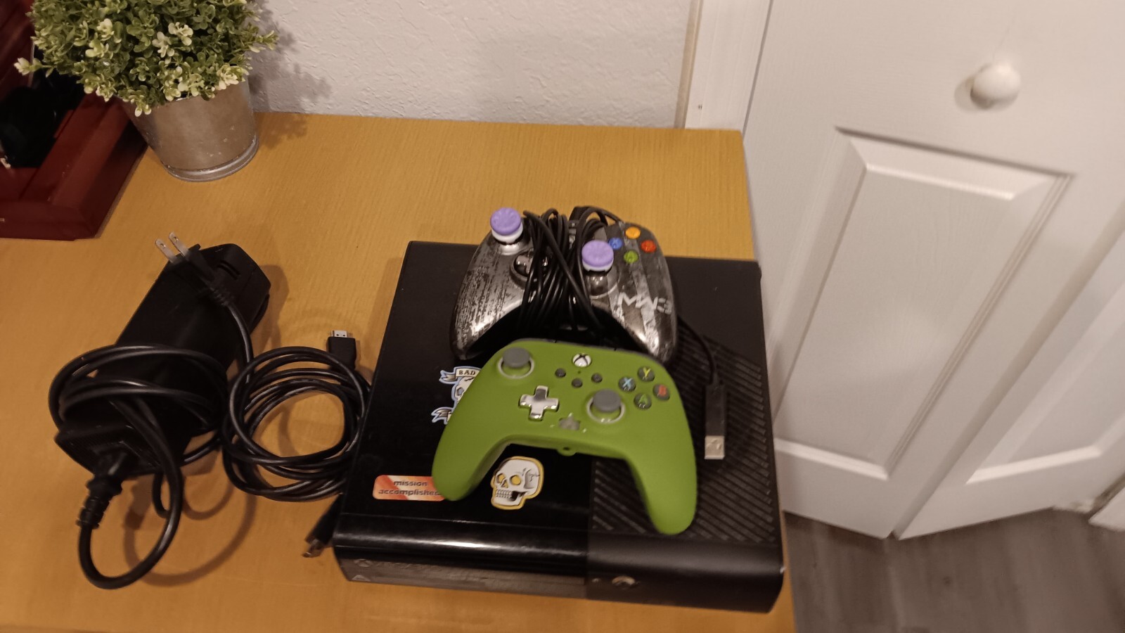 Microsoft Xbox 360 S 4GB Black Console