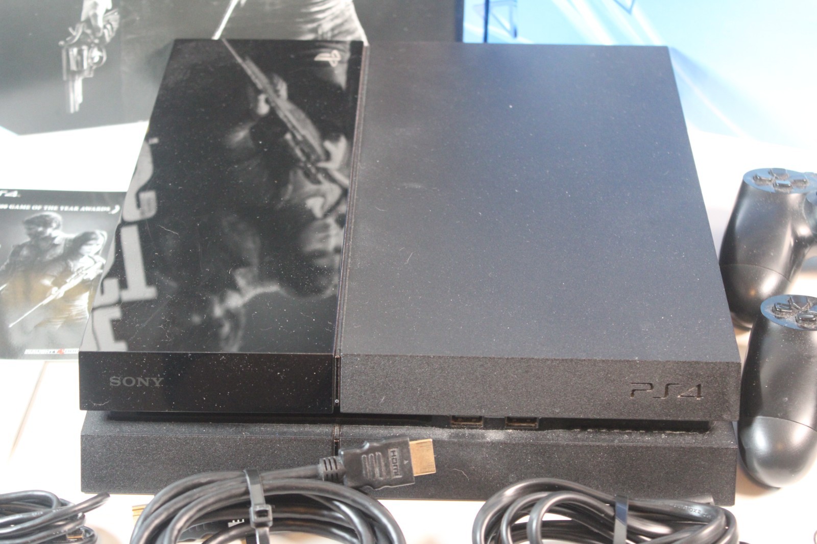 Sony PS3 Slim 250gb The Last Of Us Edition Console with Box + 2 Controllers