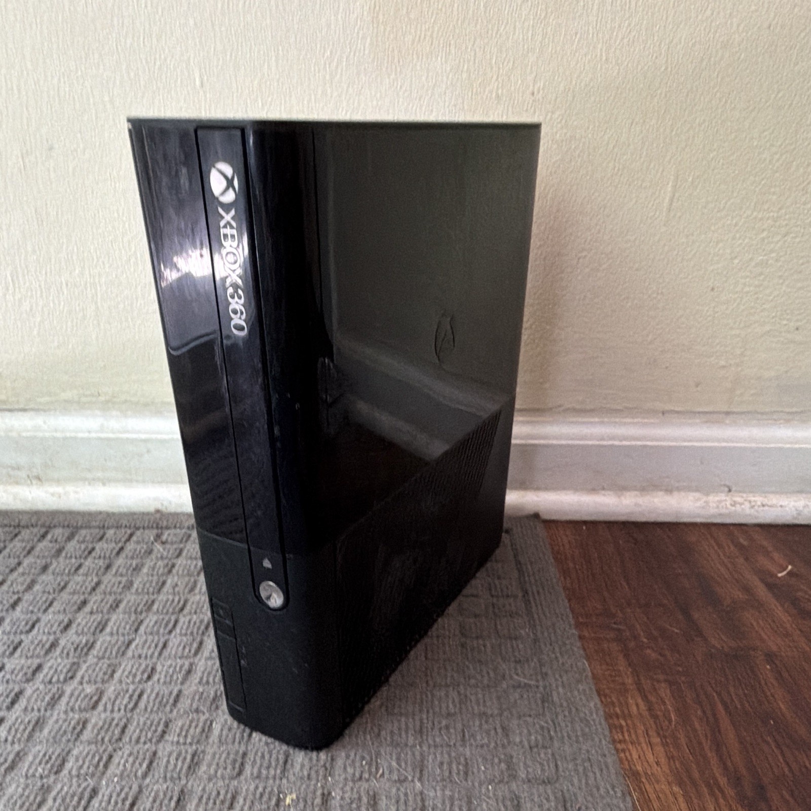 Microsoft Xbox 360 E Black Home Console Wi-Fi HDMI MPN 1538 2014