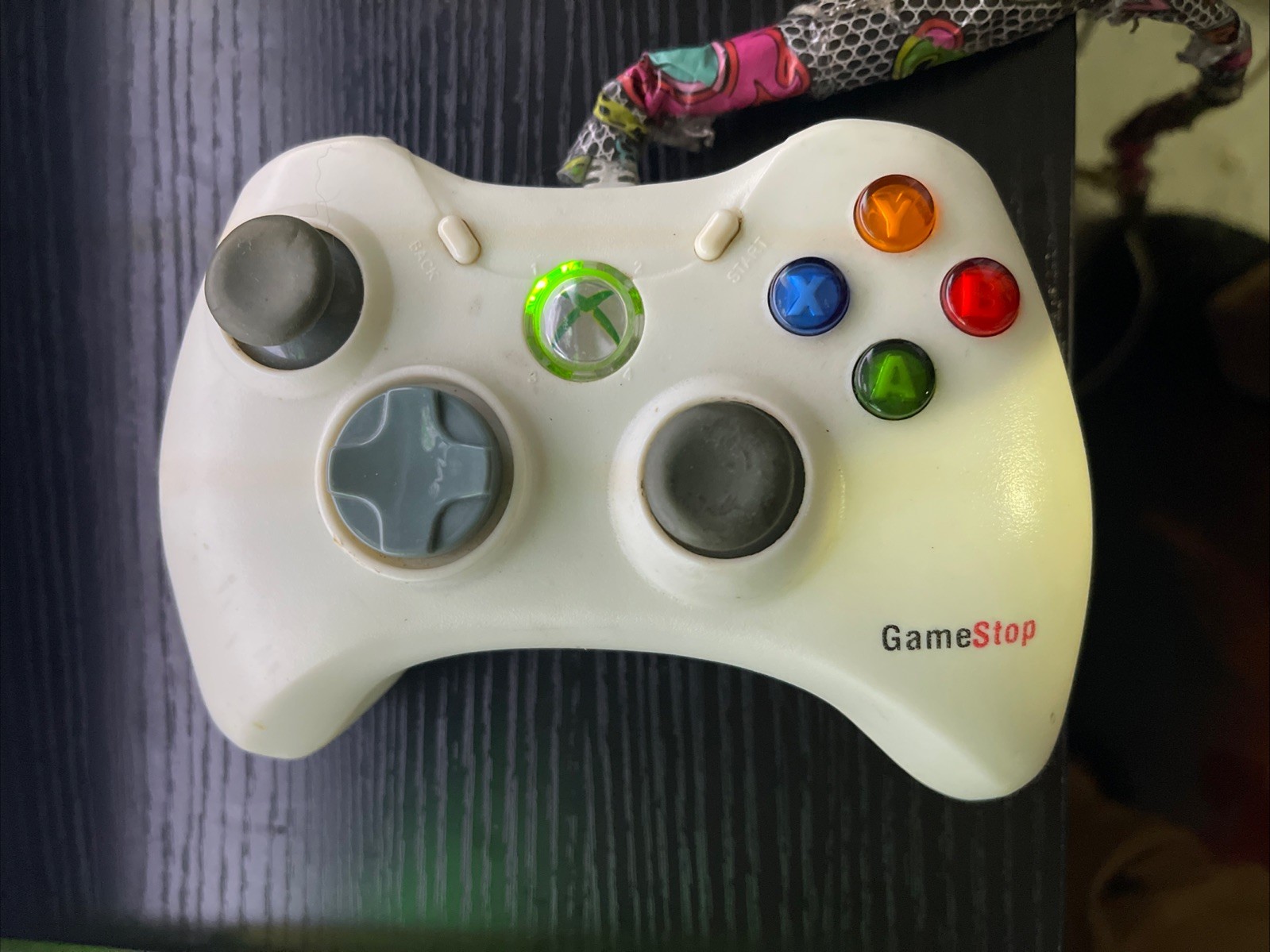 Microsoft Xbox 360 Slim White Console – Tested & Working, No Hard Drive Inserted