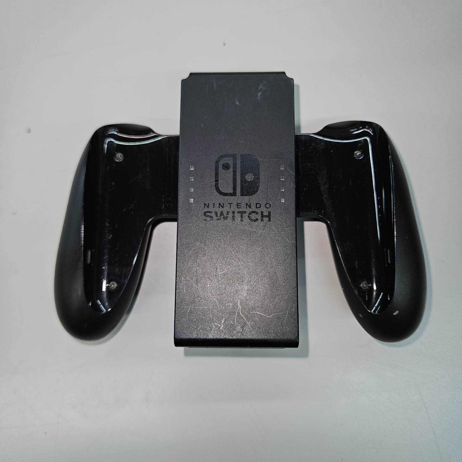 Nintendo Switch System 32GB Console w/Gray Joy-Cons +Charger + Dock & Extras
