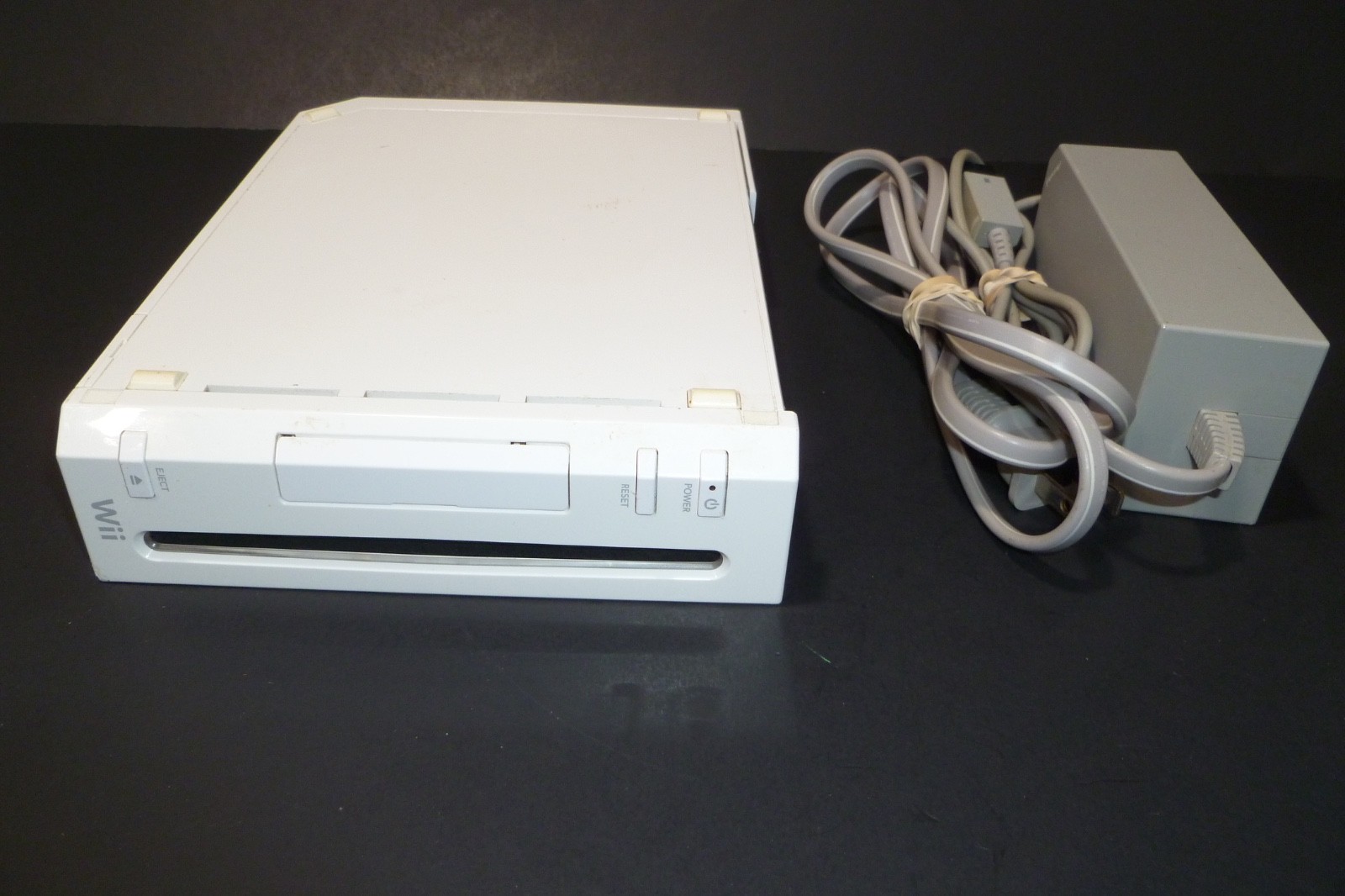 Nintendo Wii Video Game Console RVL-001 (USA) White with Wii AC Adapter /Works