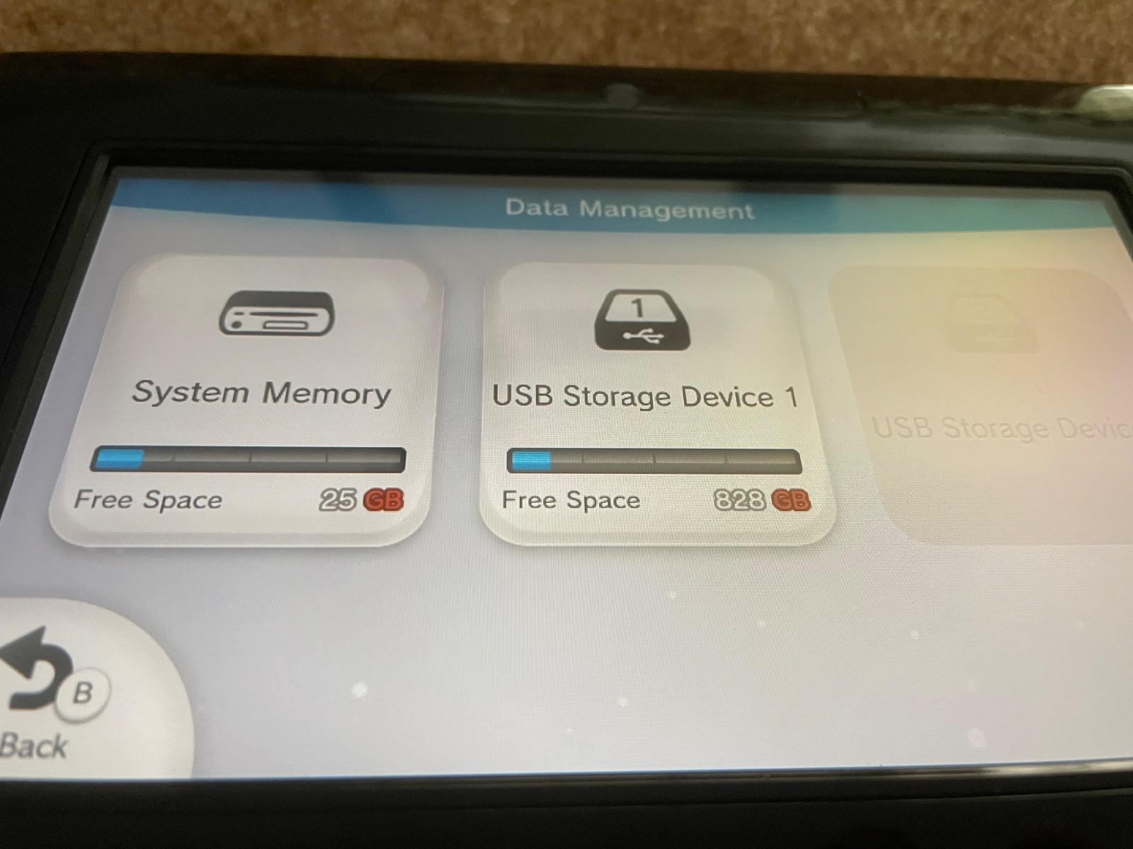Wii U with 36 digital games, 1 physical game (Wii U Mario Maker bundle)