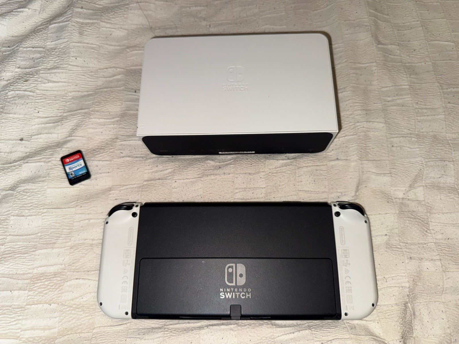 Nintendo Switch OLED Model – 64GB/White (HEGSKAAAA)