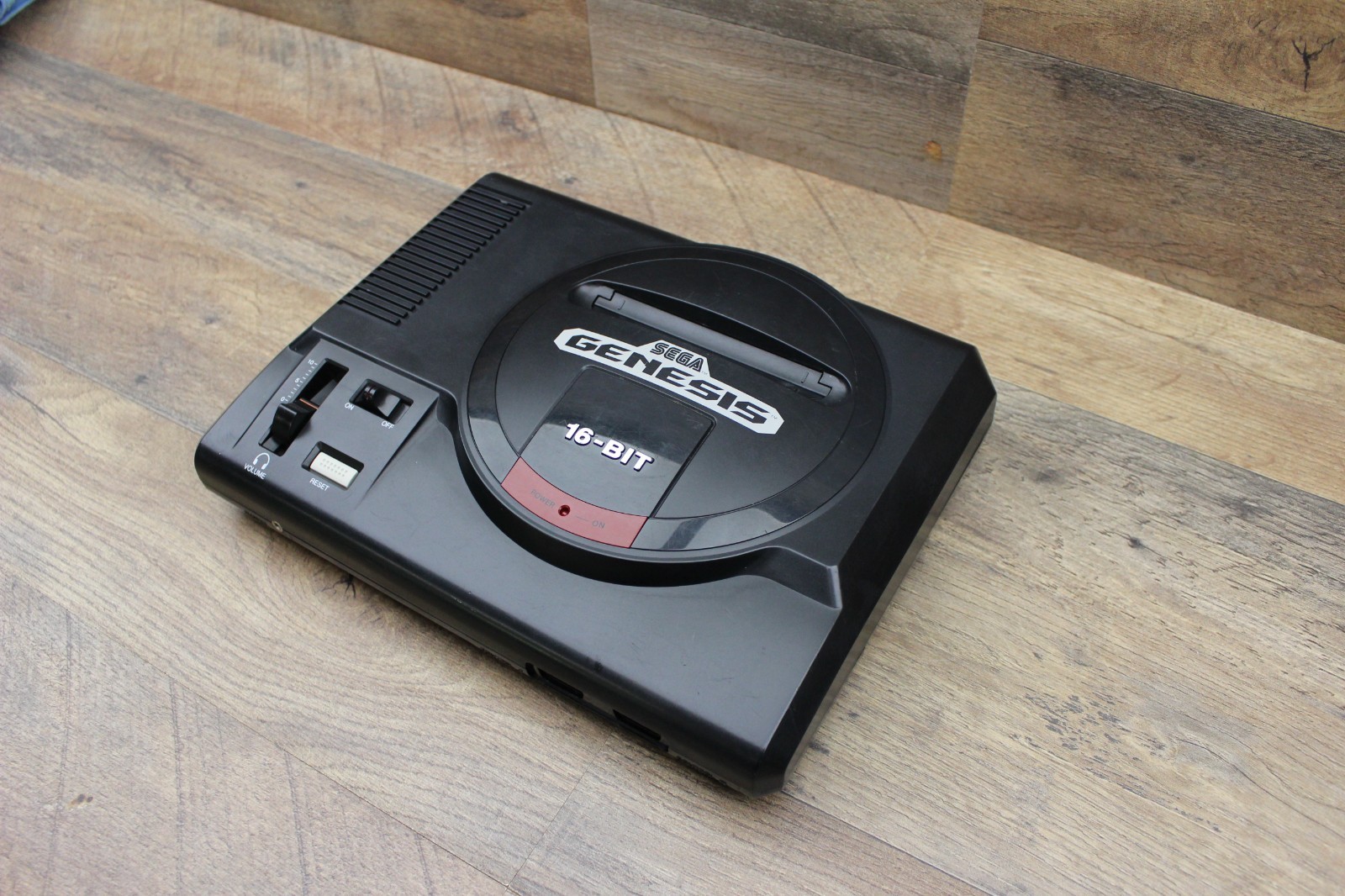 Sega Genesis Model 1601 – Tested Console Only VA7 Model TMSS