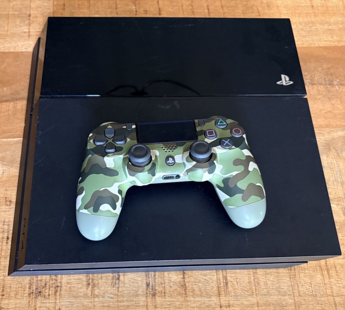 playstation 4 Slim console With Camouflage Dual Shock Controller 1T PS4