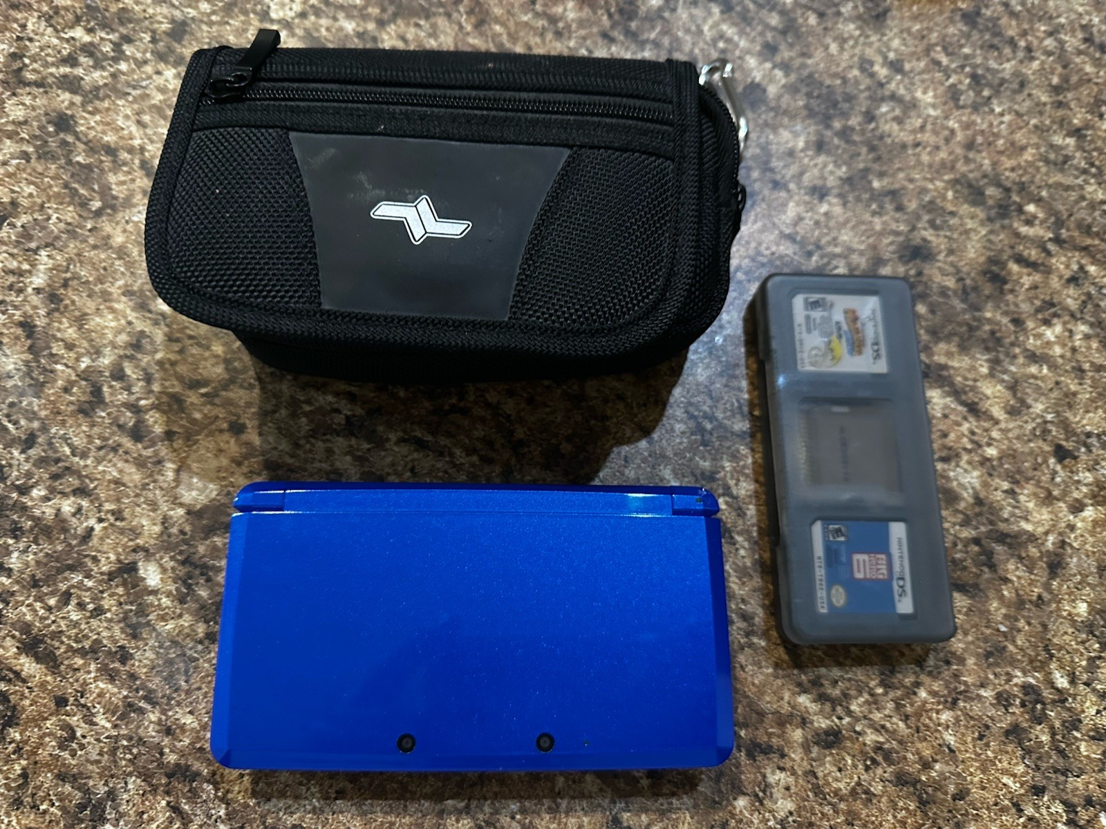 Nintendo 3DS Cobalt Blue Console English Excellent -No Charger- With 6 Games