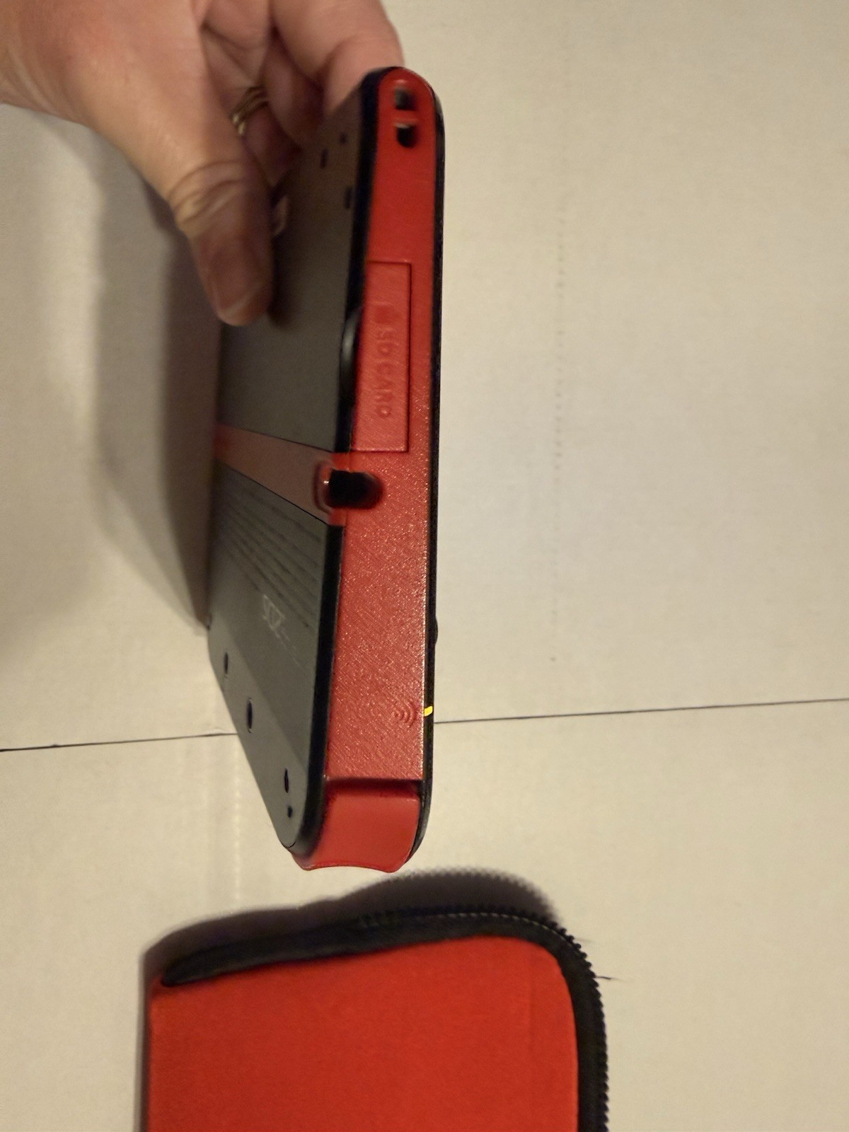 Nintendo 2DS Black/Red Handheld Console 4GB PAL w/ Red Zipper Case no stylus or