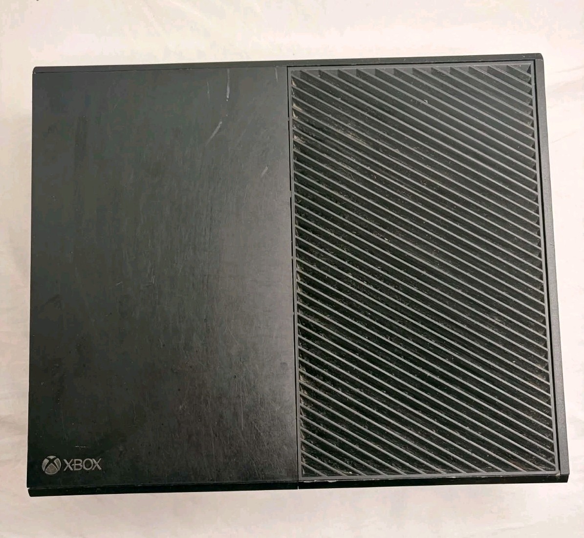 Microsoft Xbox One 1540 (Model 1540) 500GB Video Game Console (Heavy Scratches)
