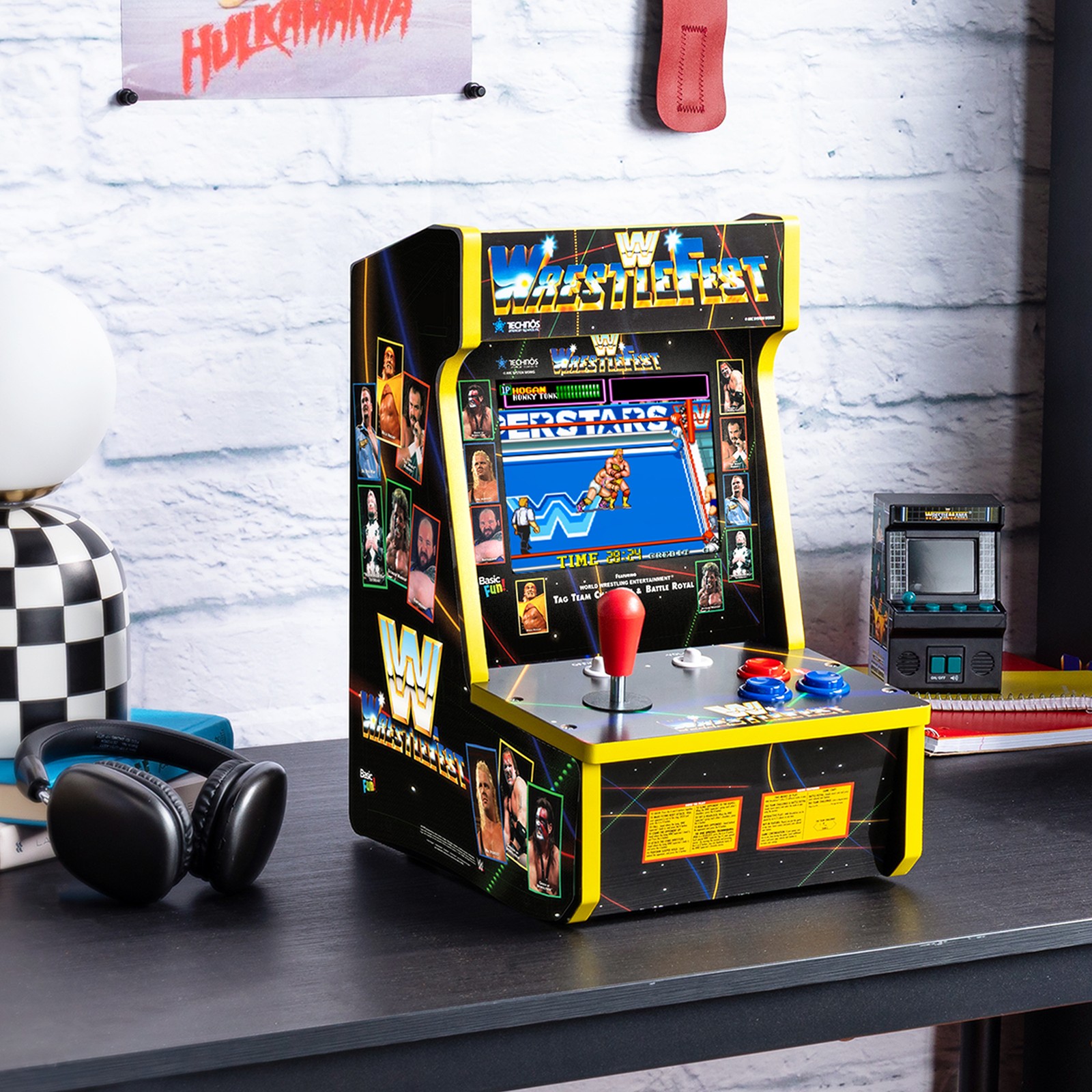 Arcade Classics WWE Counter Series Game with 8″ Liquid Crystal Screen & 4 Games