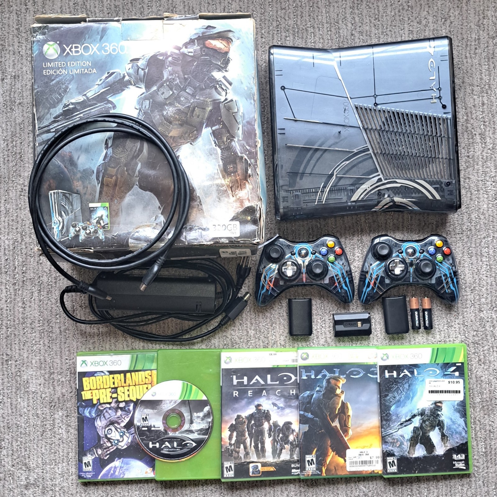 Microsoft Xbox 360 Halo 4 Limited Edition 320GB Console Bundle Box 2 Controllers