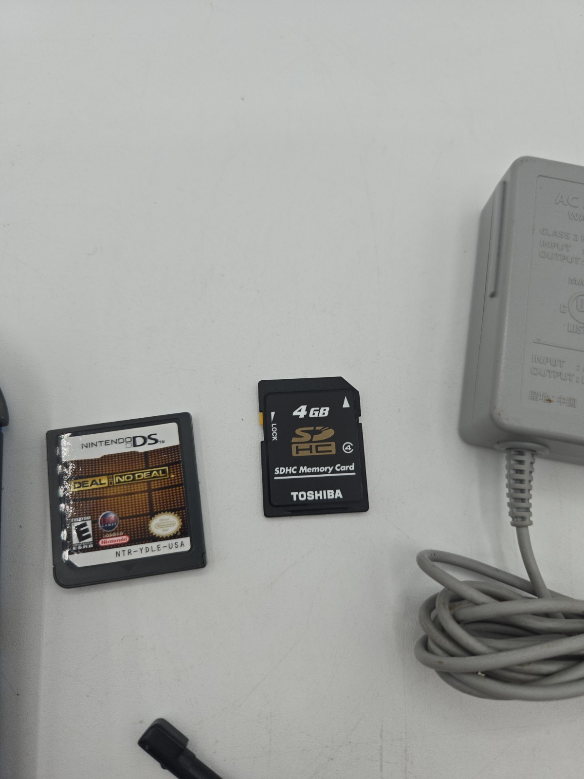 Nintendo Nintendo 2DS Handheld System Blue Console Charger Game Sd Excellent