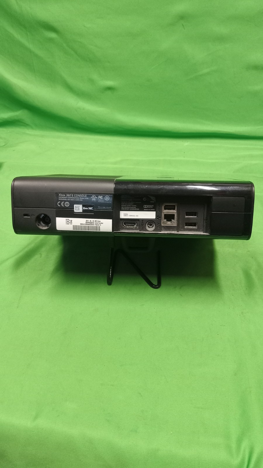 Xbox 360 E Model 1538 Console + HDD & Controller | Powers On | Read Description