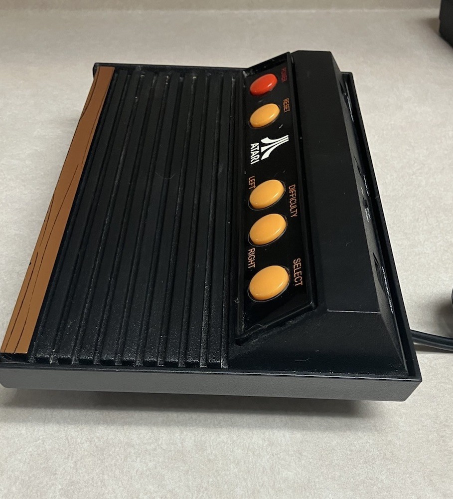 Atari Flashback 2 Classic Game Console 40 Built in Games 2 Controllers