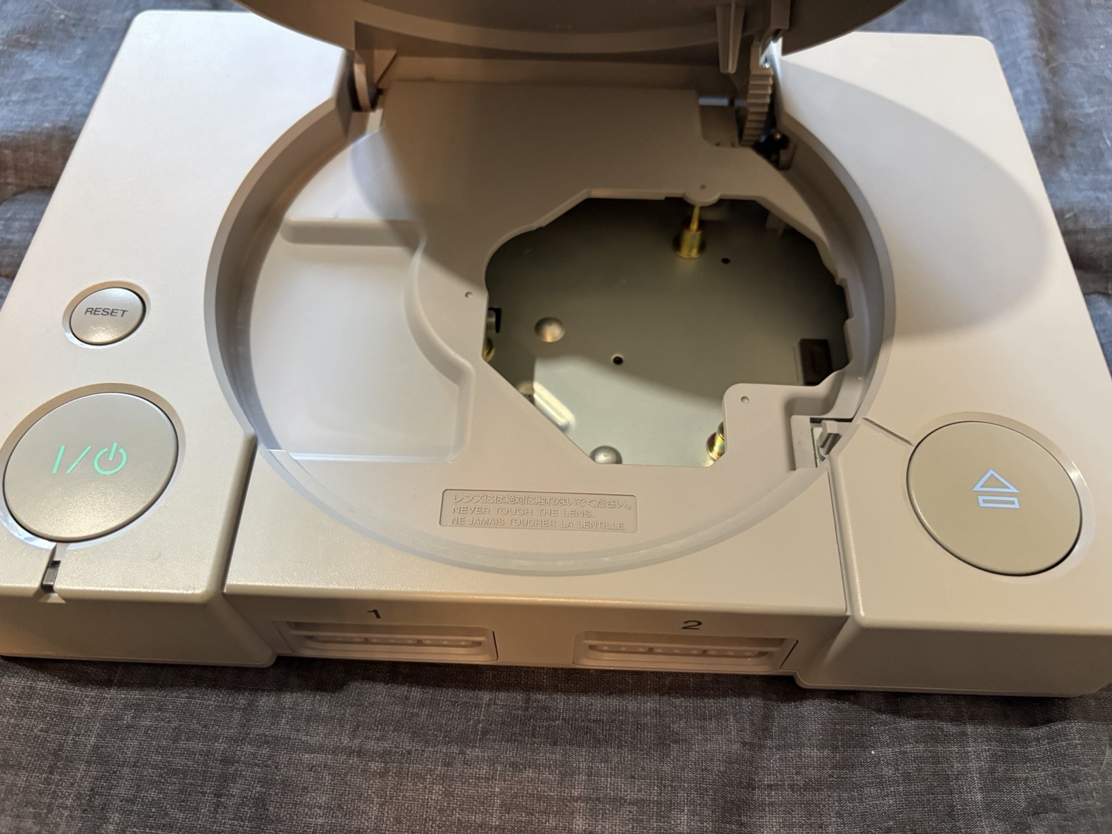 Sony PlayStation 1 Console SCPH-5552 PAL (Europe/Asia) – for parts/repair