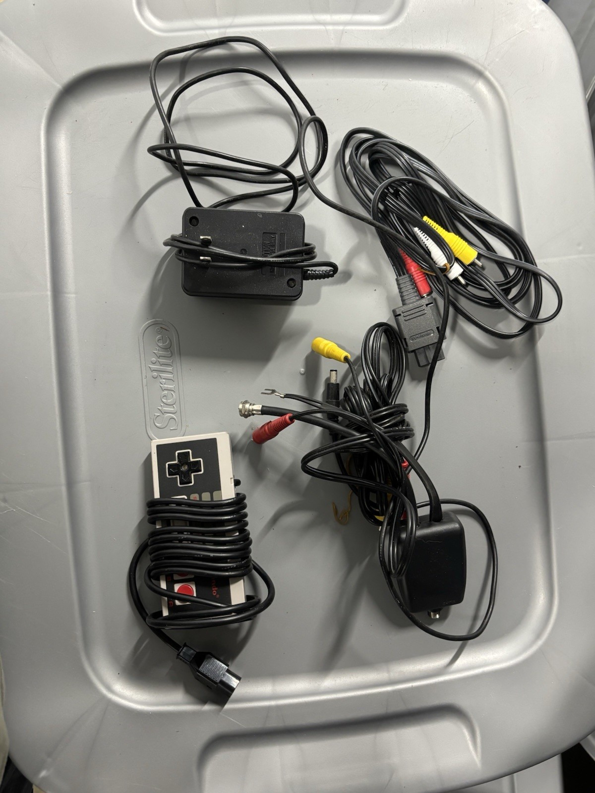 Nintendo Entertainment System (NES) Console Games and Asserioeres Bundle