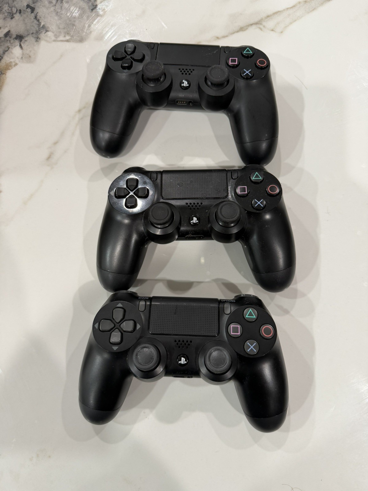 Sony PS4 Console 500GB Bundle+3 Controllers+ 7 games+2 PS charge station
