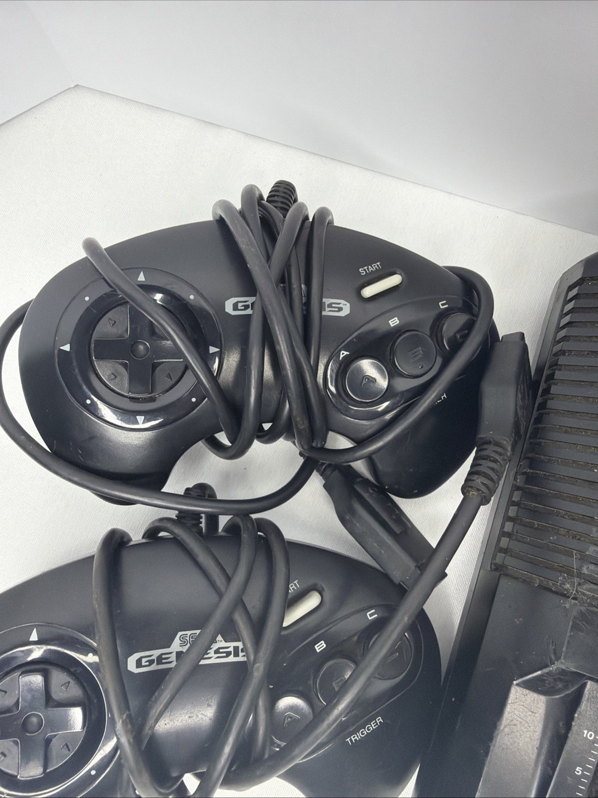 Sega Genesis 16-BIT Model 1601 Console/2 Controllers/Power Cord UNTESTED AS IS