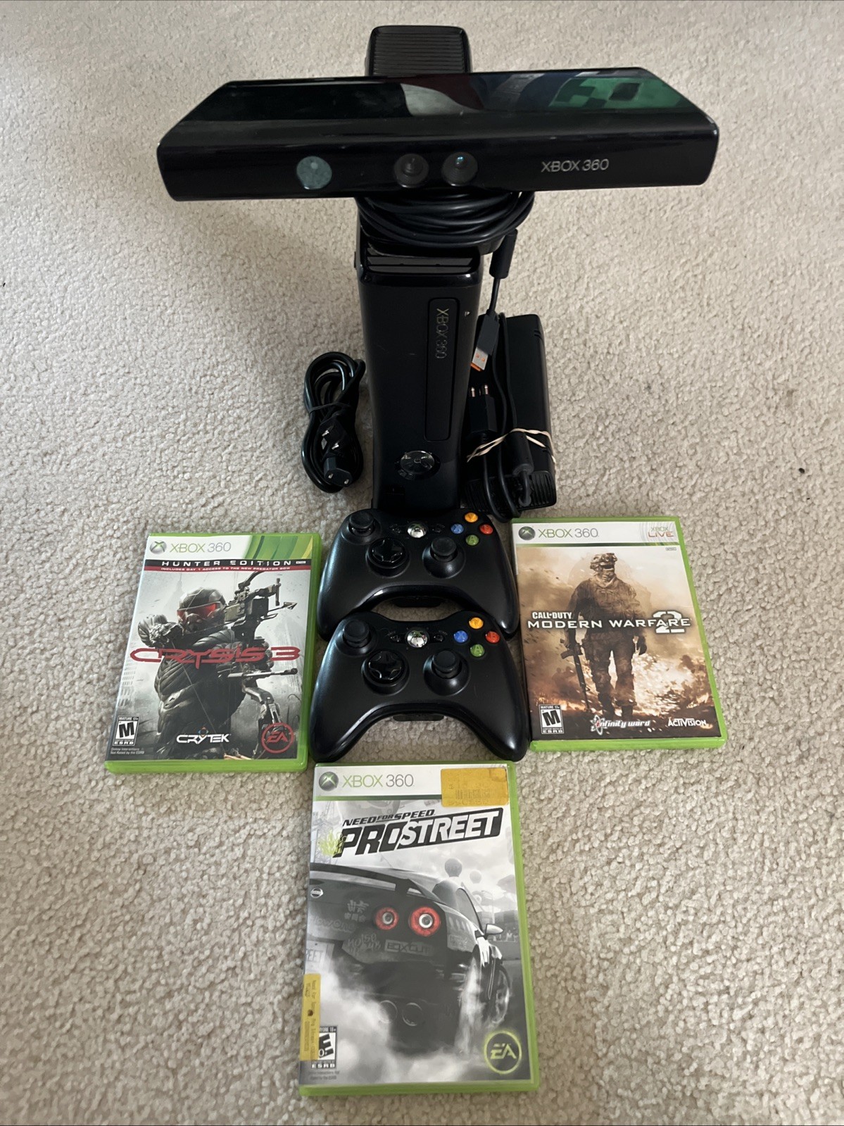 Xbox 360 Slim Bundle 2 Controllers/3 Games/KINECT/Power Cord/250gb. Tested Works